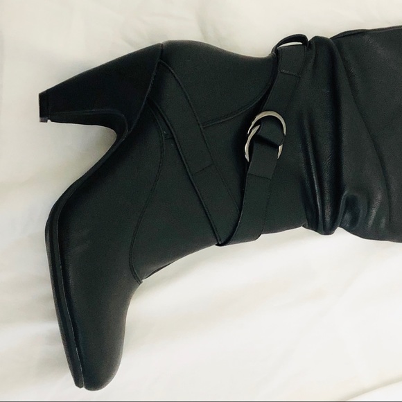 Black Closed Toe Cone Heel Belt Boots Size 7 - Picture 2 of 4